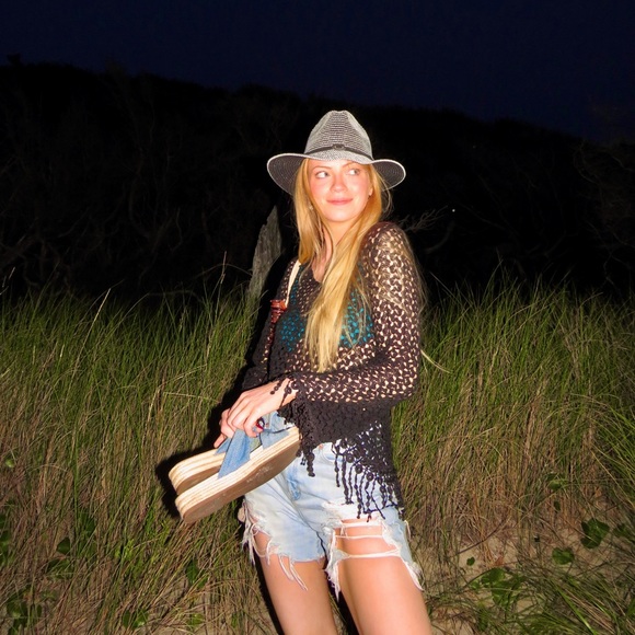 Meet your Posher, Mady - Picture 4 of 11